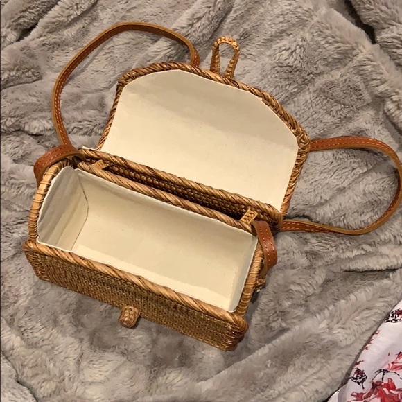 rattan woven crossbody camera bag - Picture 2 of 3